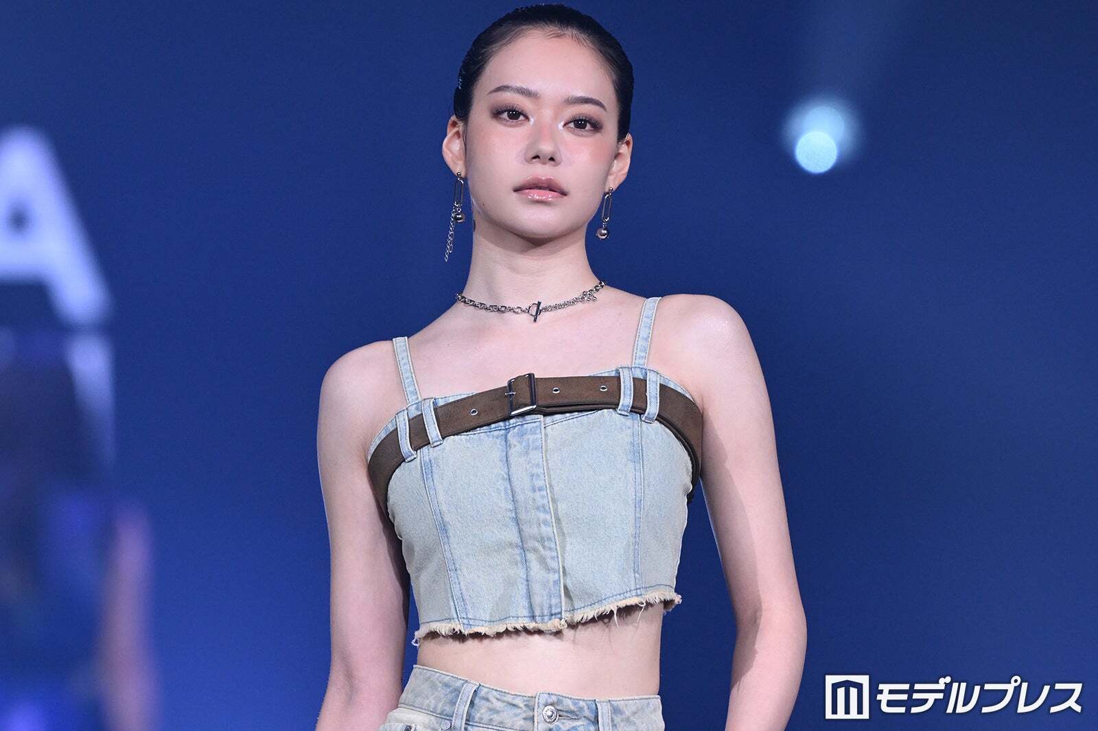 なごみ、ミニ丈キャミトップスから美ウエスト披露「美しすぎる」「スタイル抜群」の声【オキコレ2026】(モデルプレス)