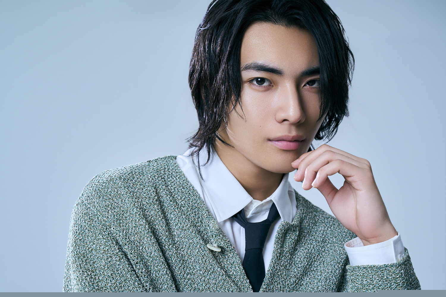 【原因は自分にある。】武藤潤、初写真集『燕飛』に込めた想いを語る 「グループという巣から飛び立ってまた戻ってくる」(リアルサウンド)